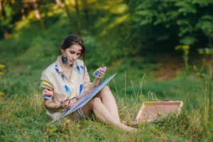 Exploring the Creative World of Elsie Kay: A Comprehensive Guide